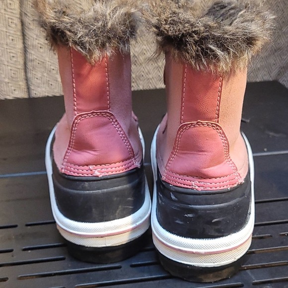 Thermolight  pink duck boot  faux fur accent - Picture 3 of 4